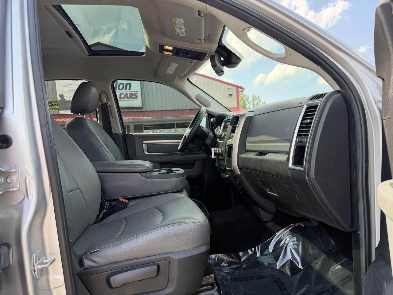 RAM 2500 4WD Crew Cab 149" SLT 2014