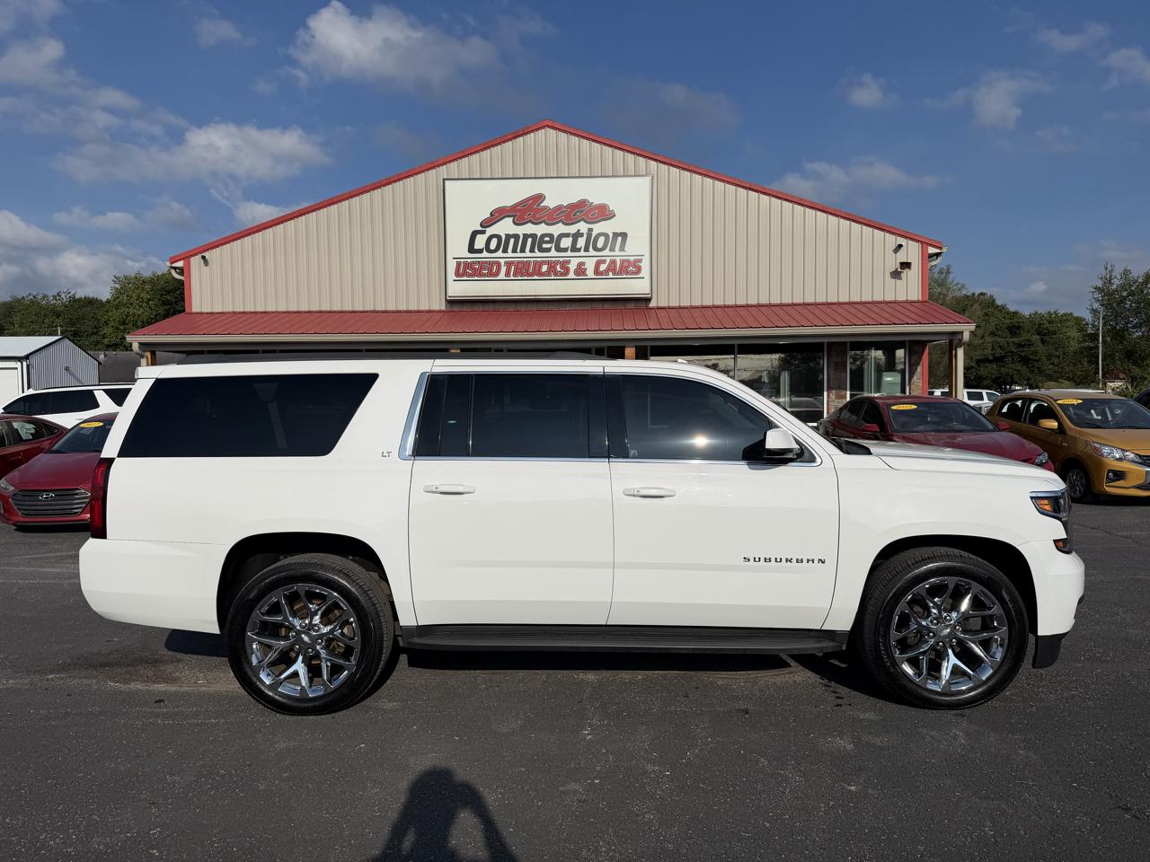 Chevrolet Suburban 4WD 4dr LT 2015