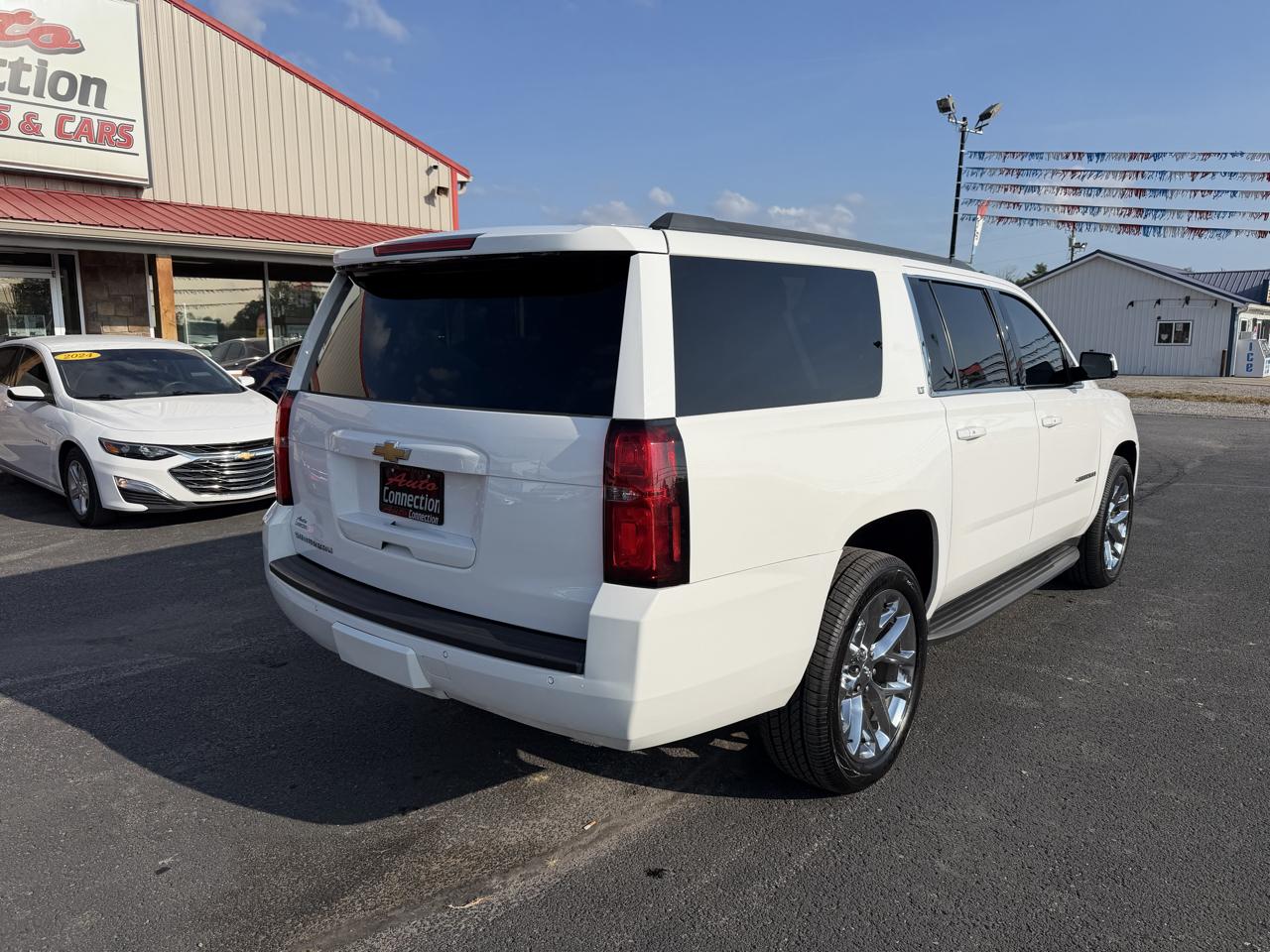 Chevrolet Suburban 4WD 4dr LT 2015