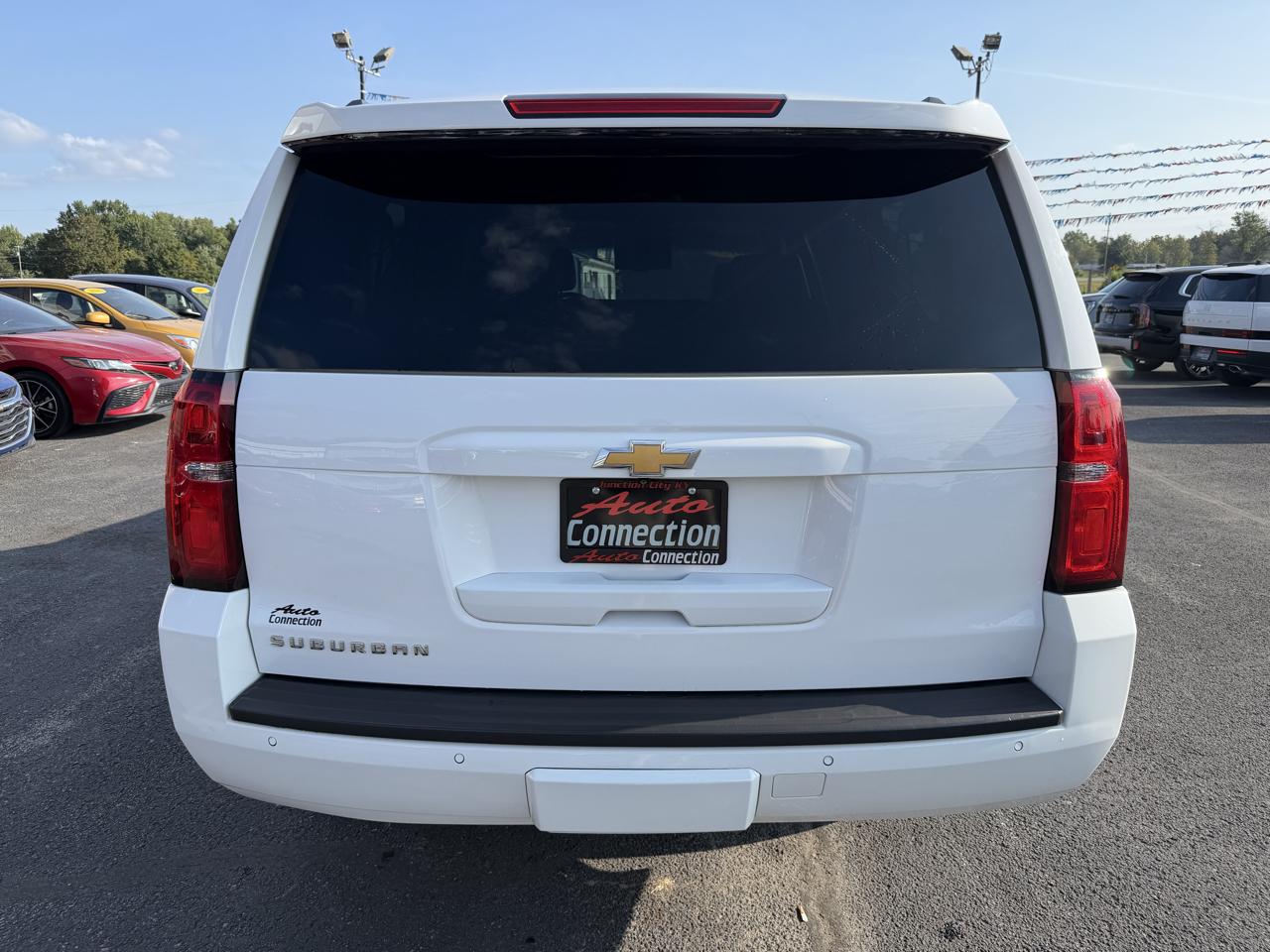 Chevrolet Suburban 4WD 4dr LT 2015
