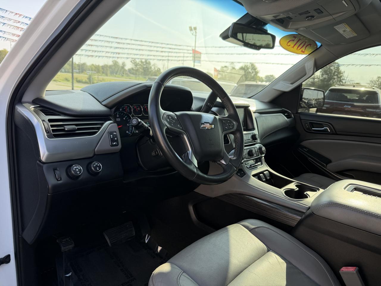 Chevrolet Suburban 4WD 4dr LT 2015