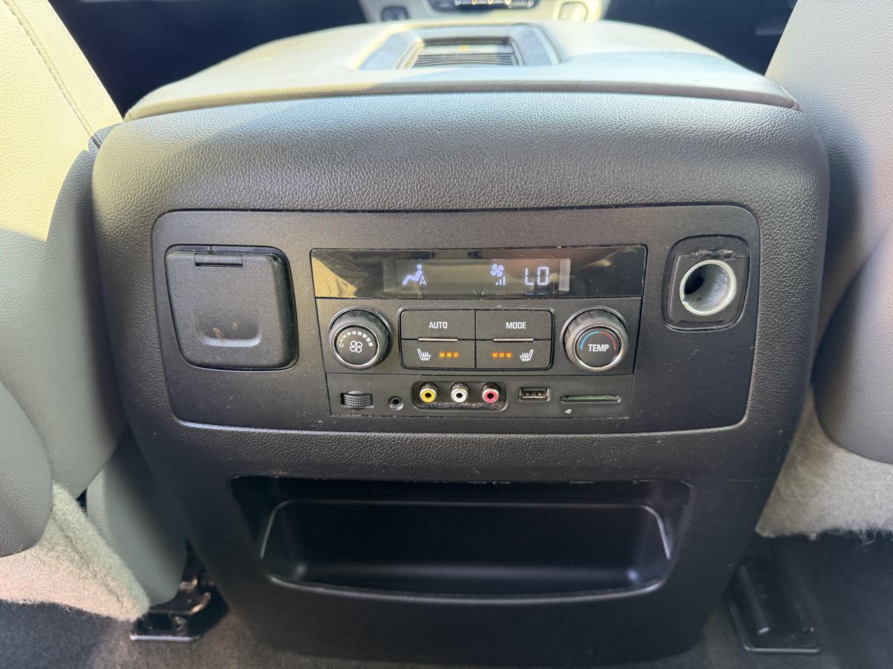 Chevrolet Suburban 4WD 4dr LT 2015