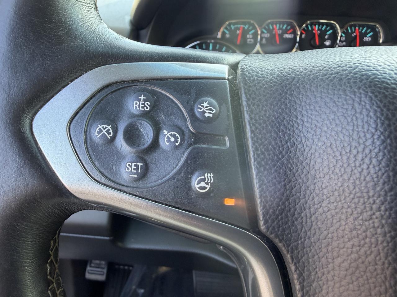Chevrolet Suburban 4WD 4dr LT 2015