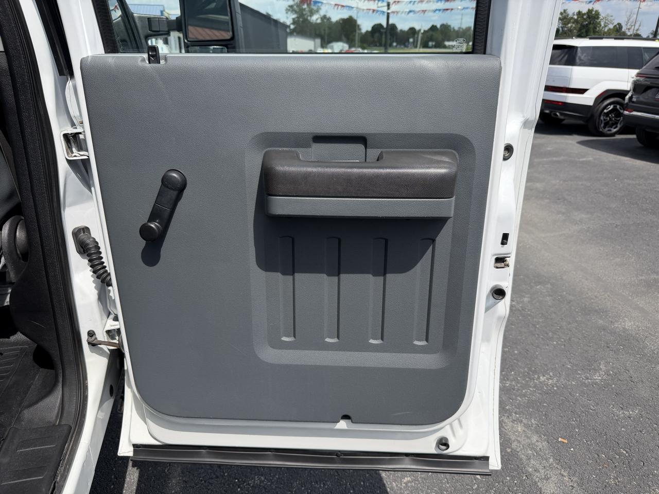 Ford Super Duty F-250 SRW XL 4WD Crew Cab 6.75' Box 2015
