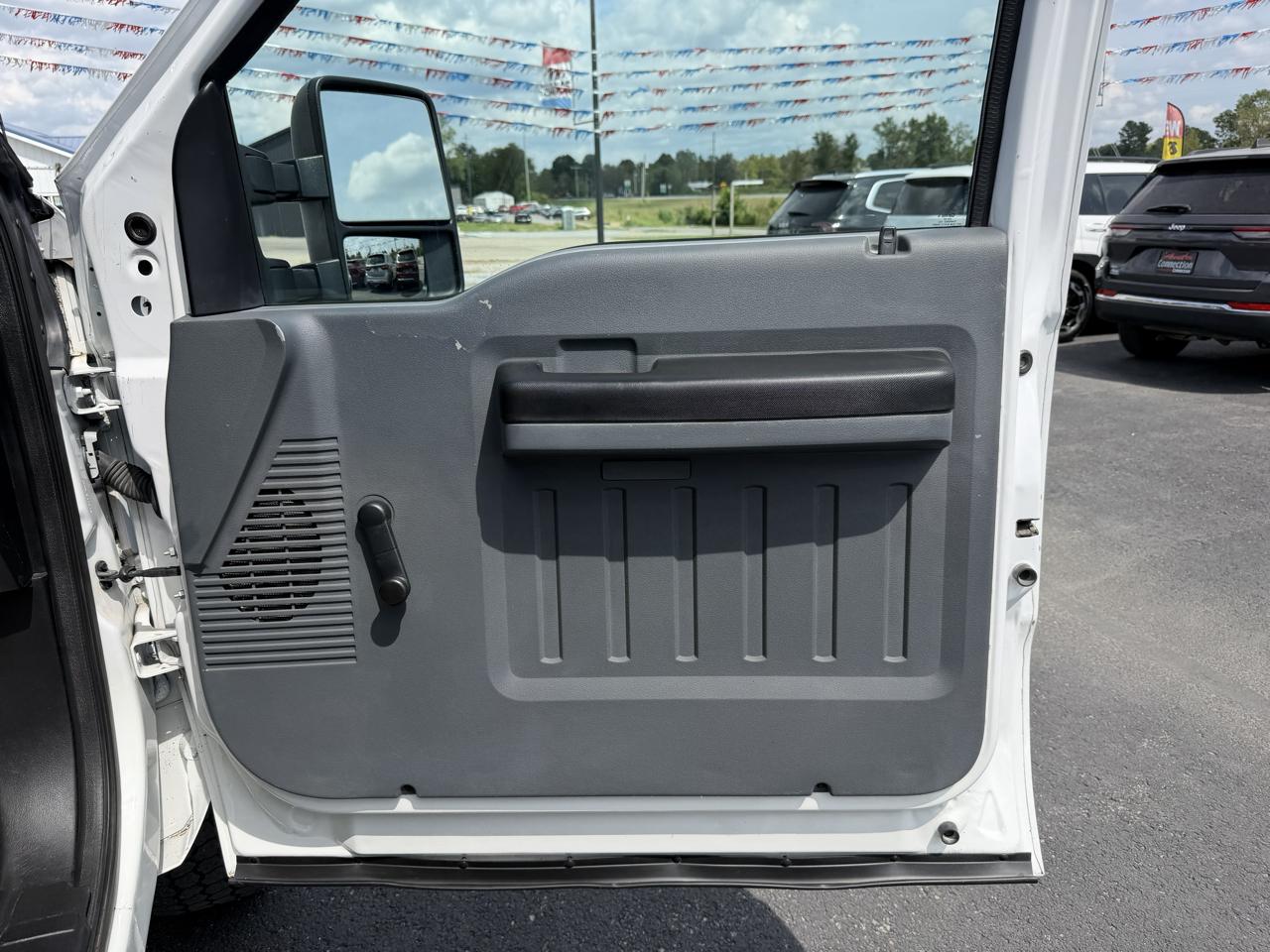 Ford Super Duty F-250 SRW XL 4WD Crew Cab 6.75' Box 2015