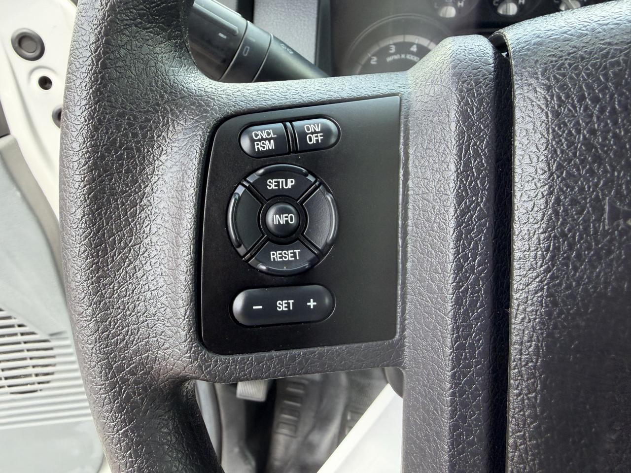 Ford Super Duty F-250 SRW XL 4WD Crew Cab 6.75' Box 2015