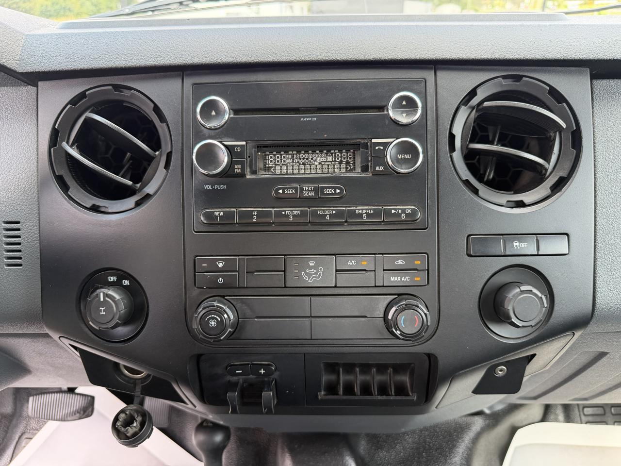 Ford Super Duty F-250 SRW XL 4WD Crew Cab 6.75' Box 2015