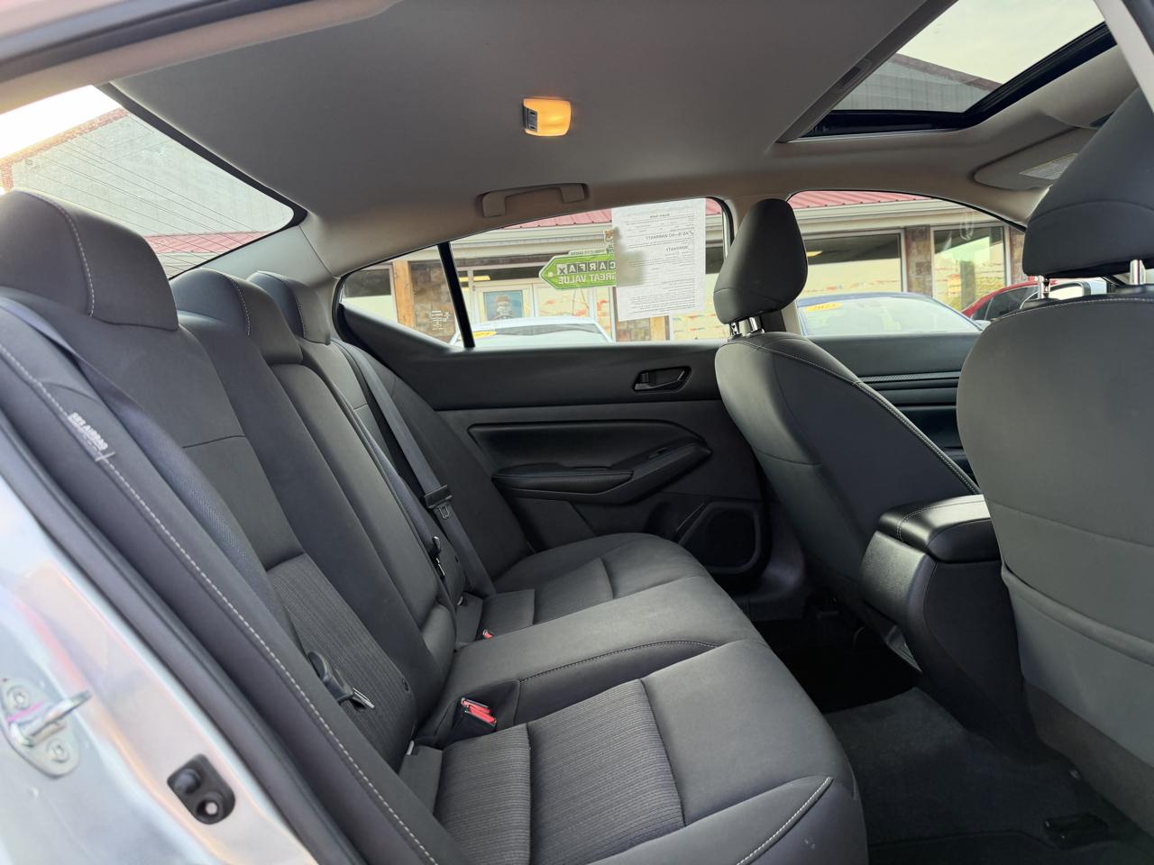 Nissan Altima 2.5 SV Sedan 2024