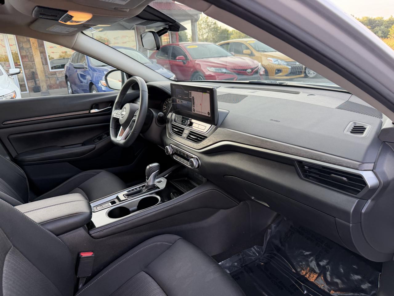 Nissan Altima 2.5 SV Sedan 2024