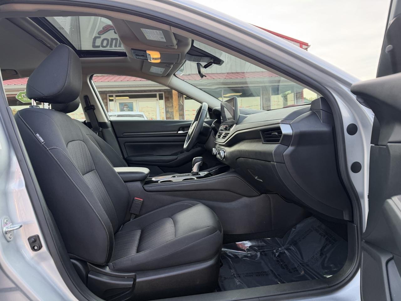 Nissan Altima 2.5 SV Sedan 2024