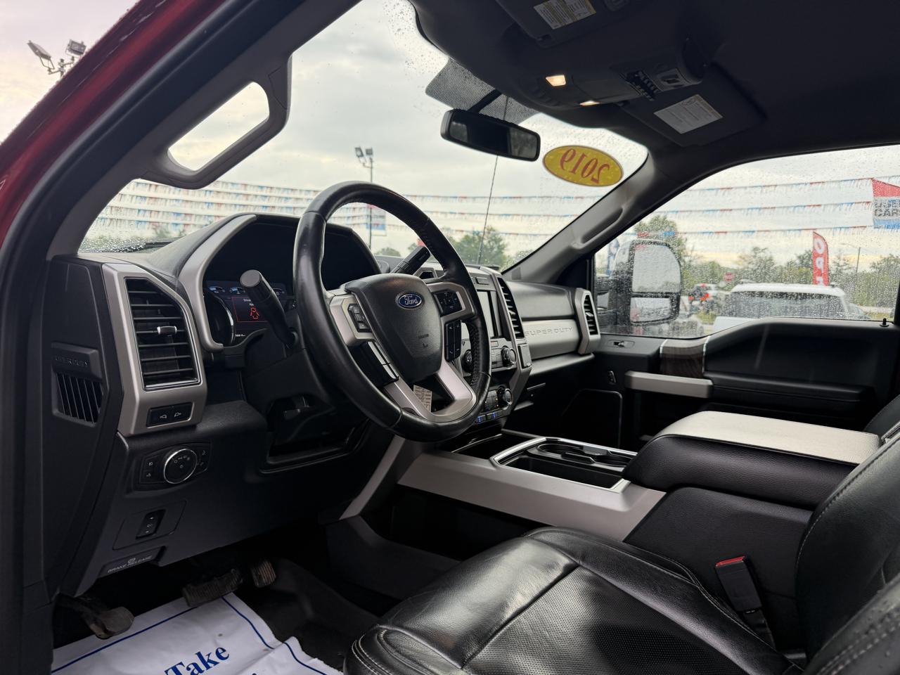 Ford Super Duty F-250 SRW 4WD Crew Cab 156" Lariat 2019