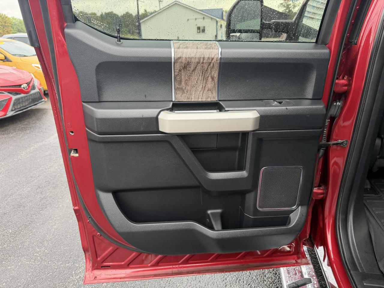 Ford Super Duty F-250 SRW 4WD Crew Cab 156" Lariat 2019
