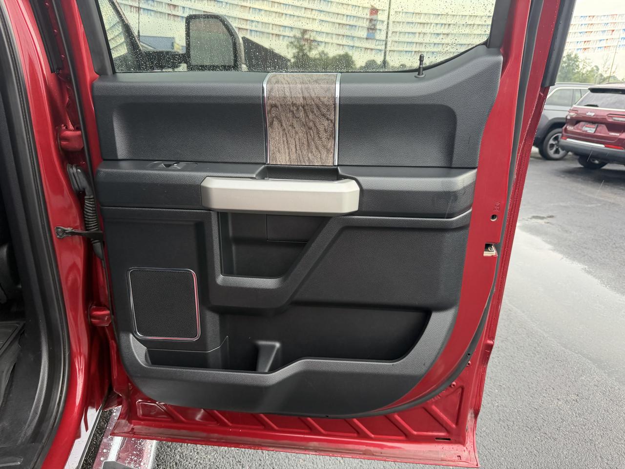 Ford Super Duty F-250 SRW 4WD Crew Cab 156" Lariat 2019