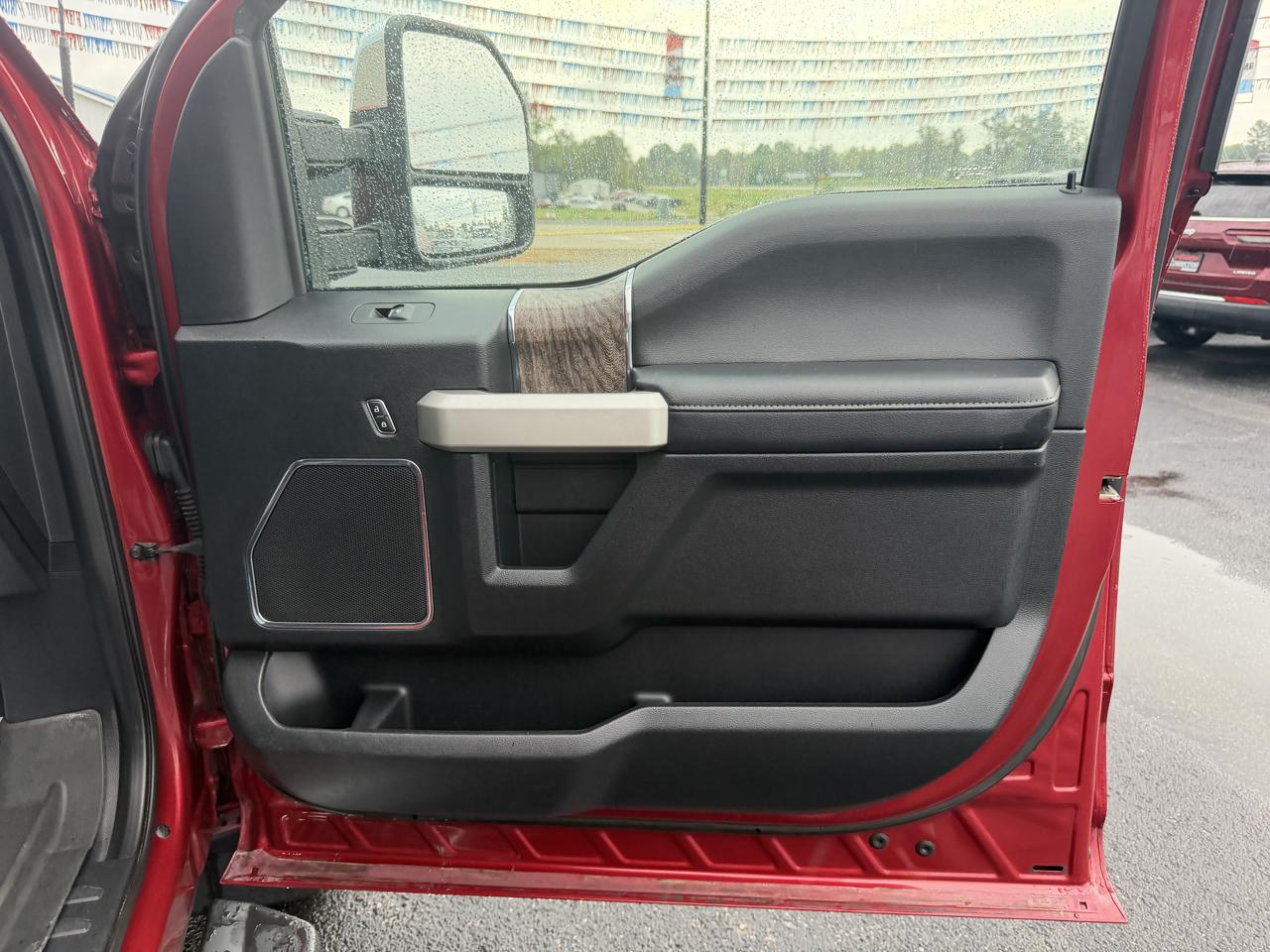 Ford Super Duty F-250 SRW 4WD Crew Cab 156" Lariat 2019