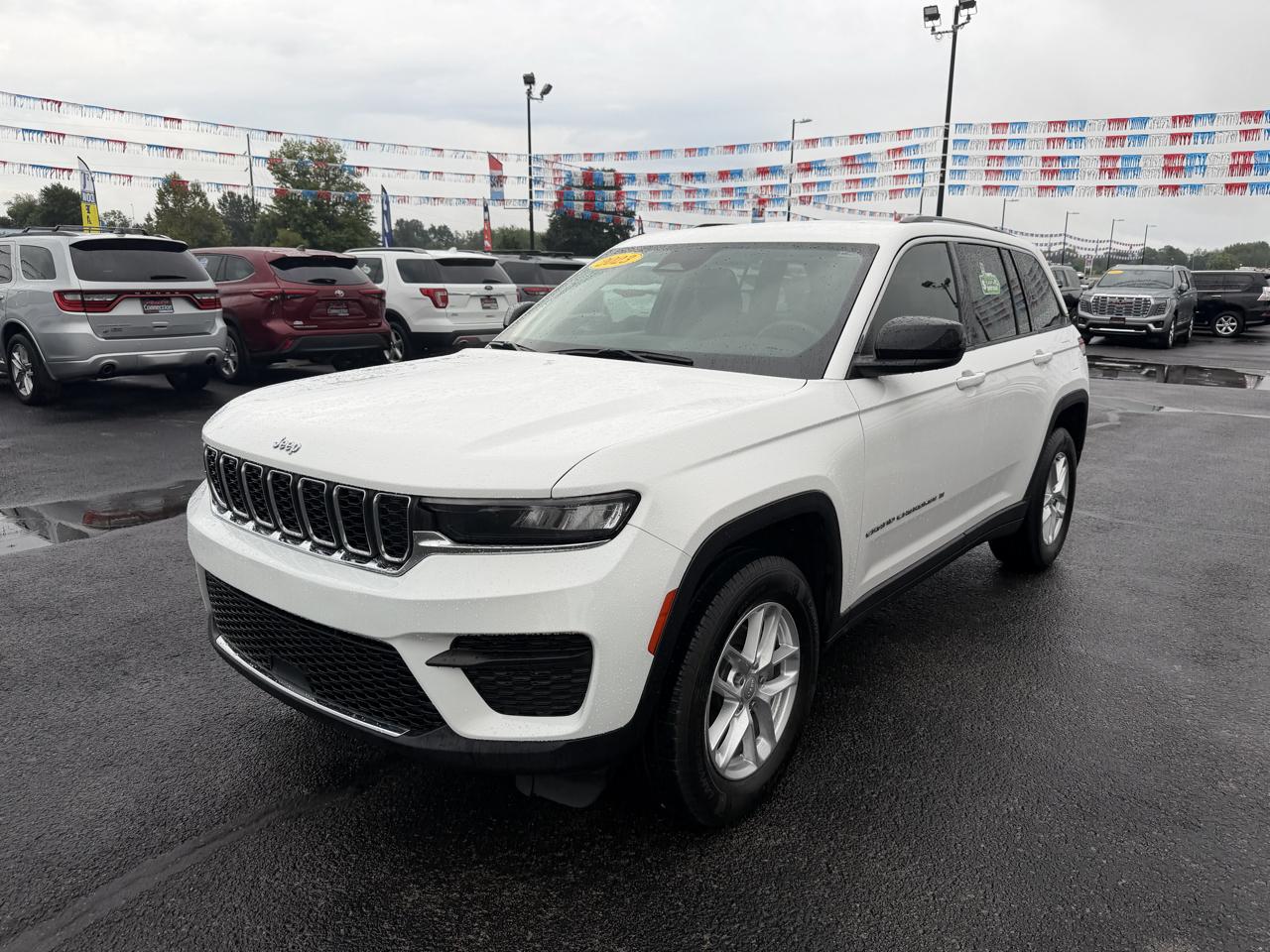 Jeep Grand Cherokee Laredo 4x4 2023