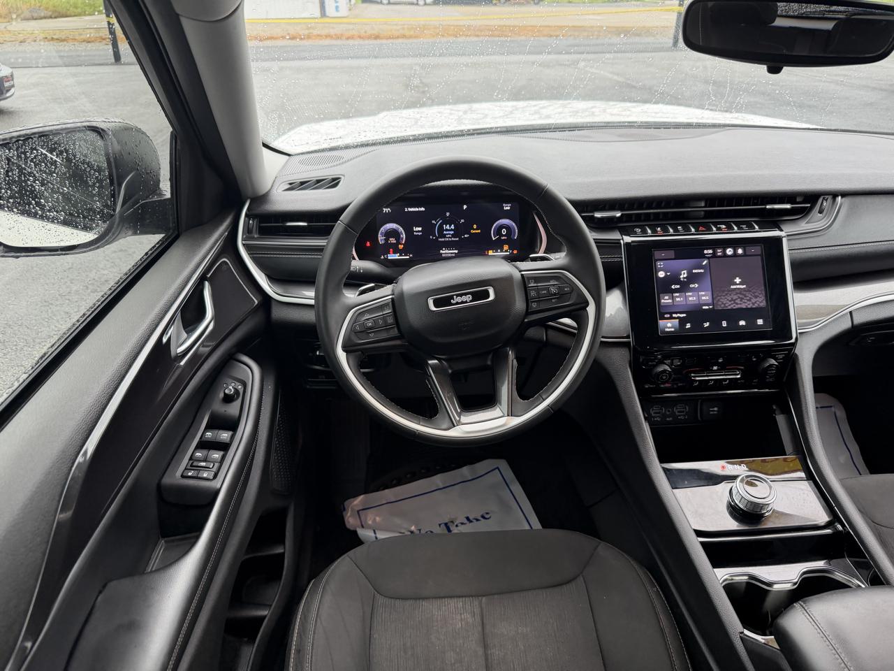 Jeep Grand Cherokee Laredo 4x4 2023