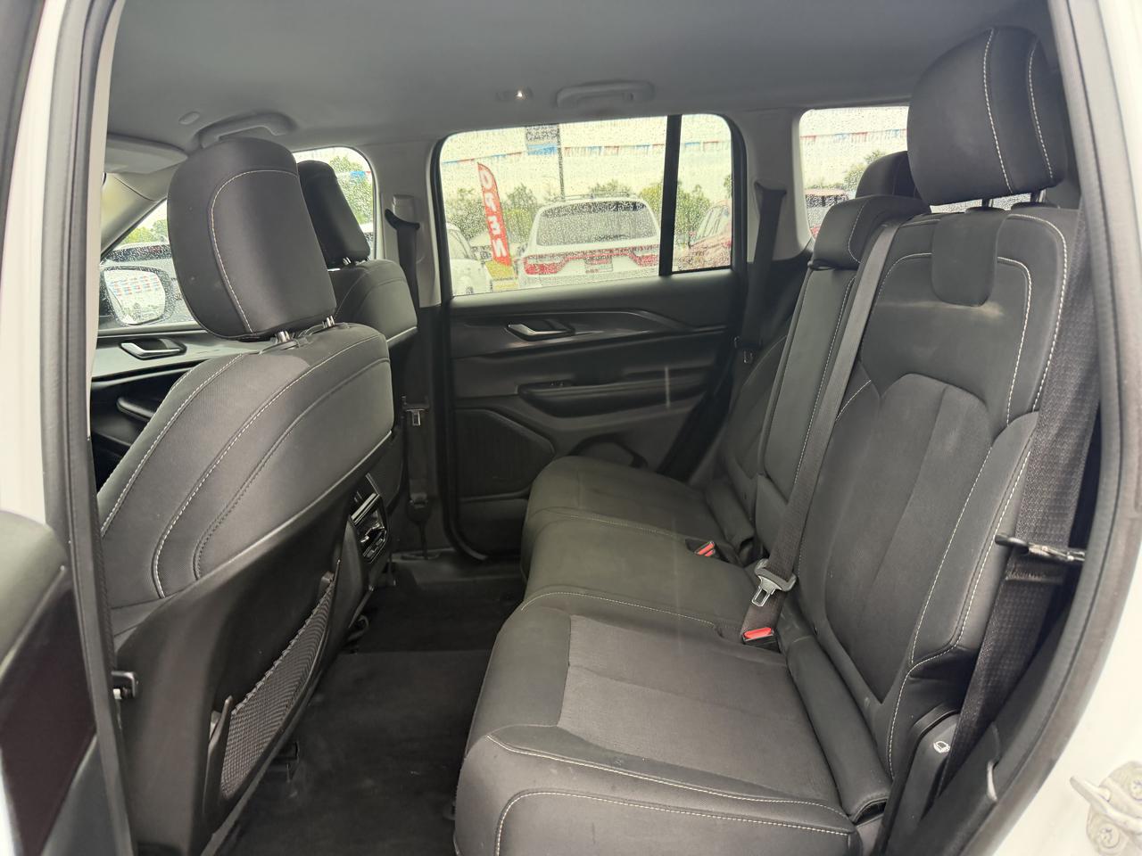 Jeep Grand Cherokee Laredo 4x4 2023