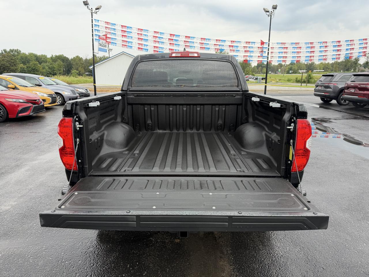 Toyota Tundra 2WD SR5 CrewMax 5.5' Bed 5.7L (Natl) 2021
