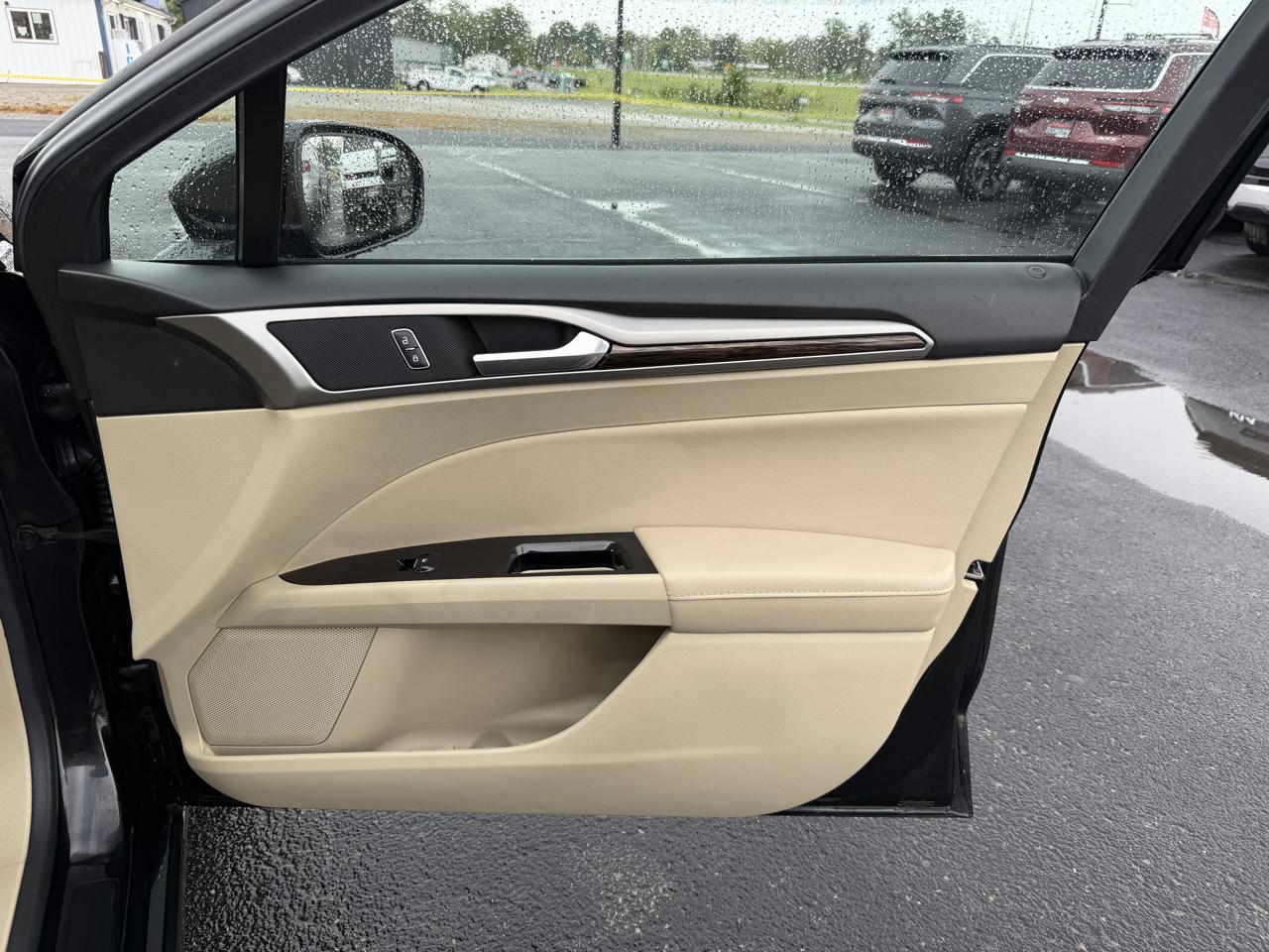 Ford Fusion 4dr Sdn SE FWD 2014