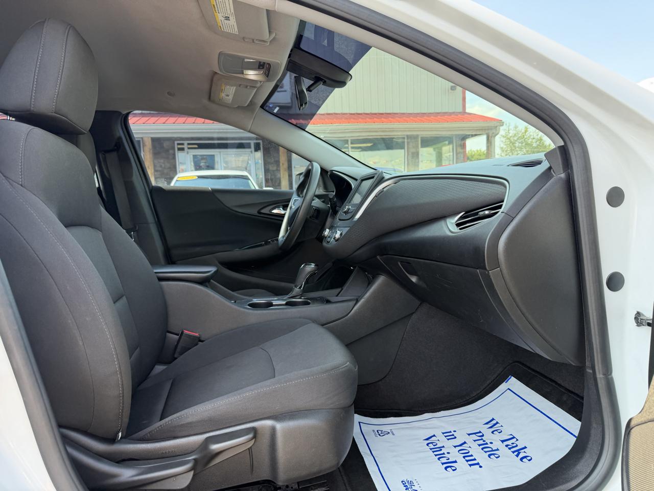 Chevrolet Malibu photo 21