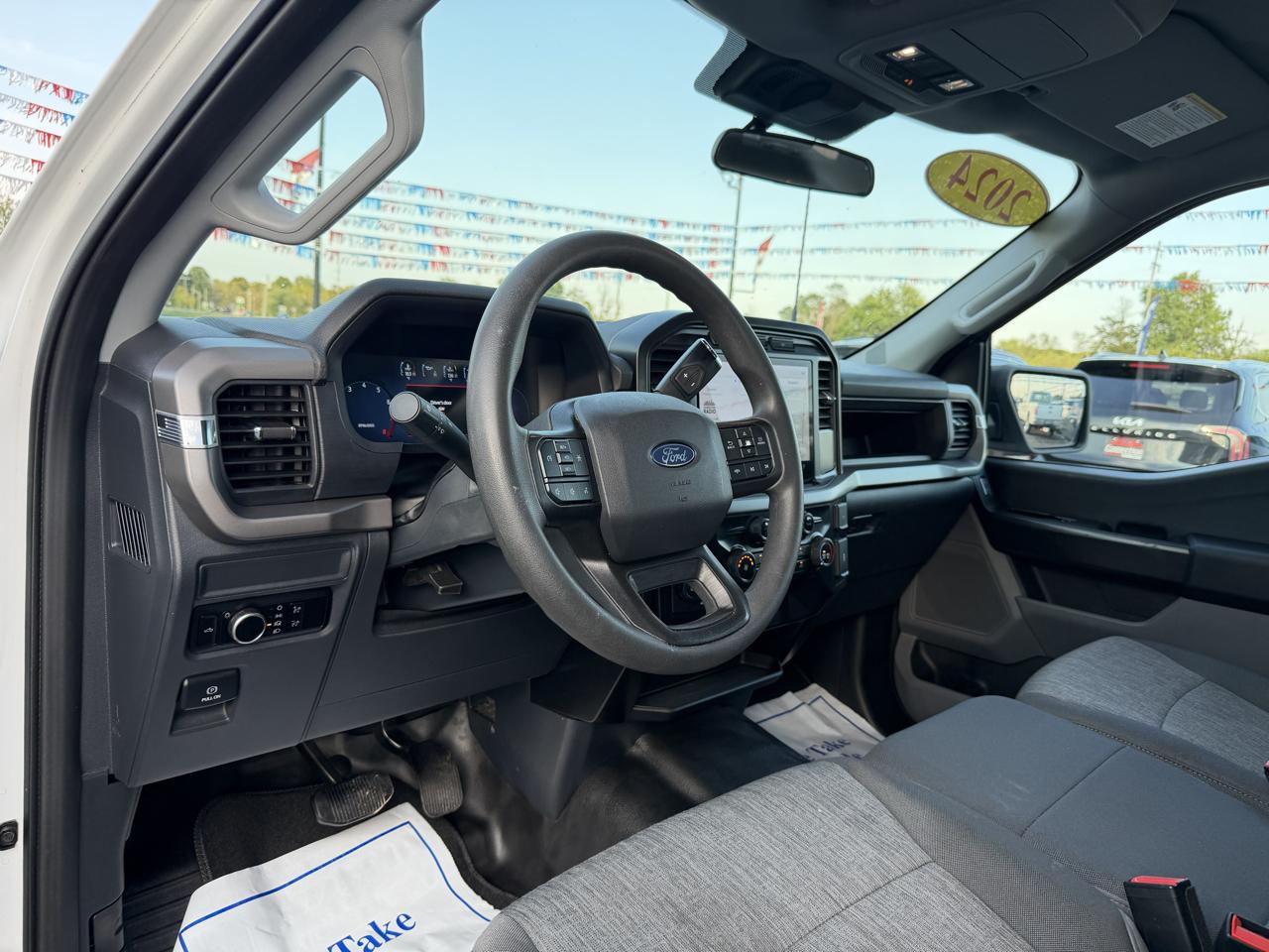 Ford F-150 4WD SuperCrew 150" XL 2024