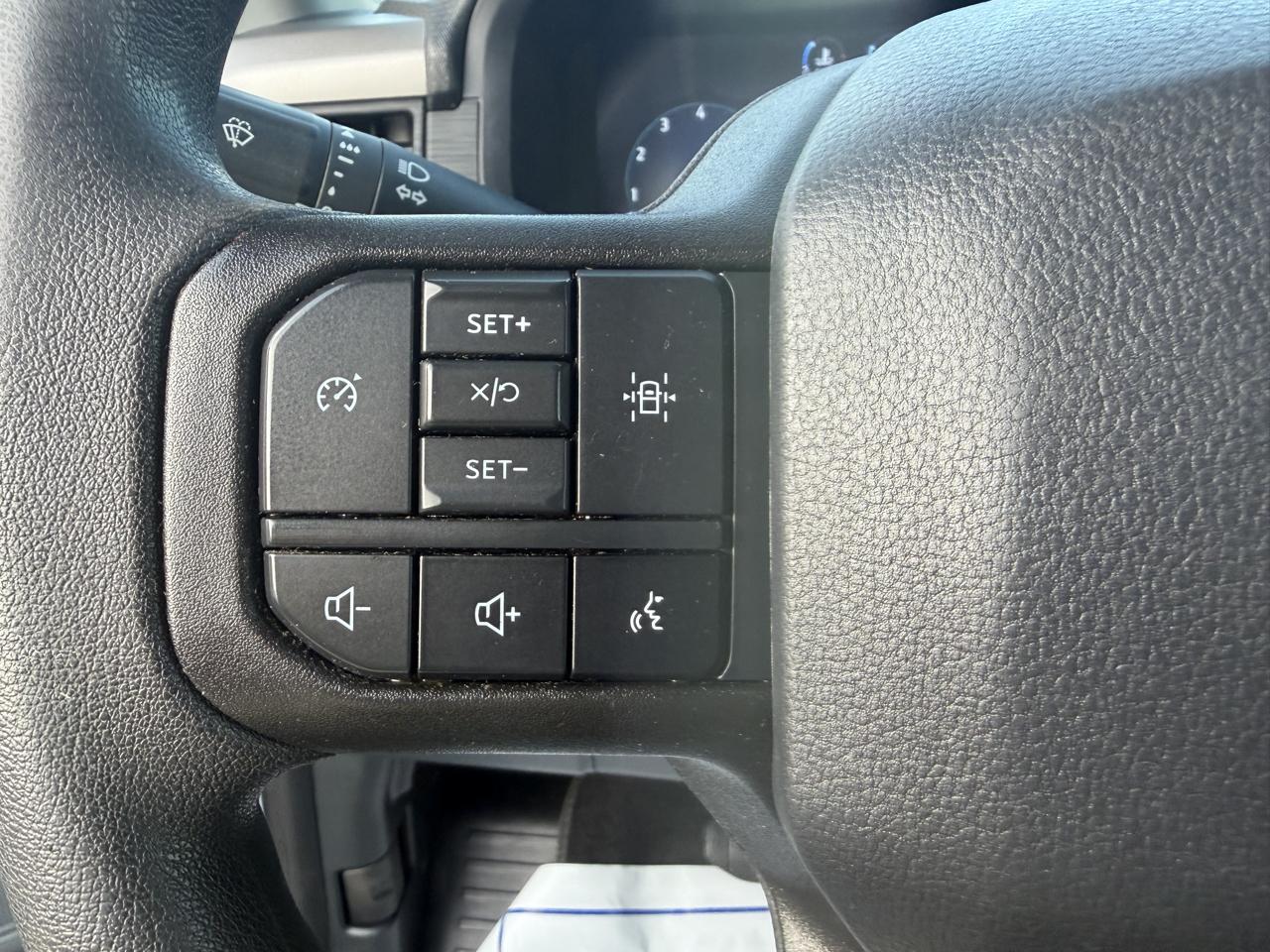 Ford F-150 4WD SuperCrew 150" XL 2024