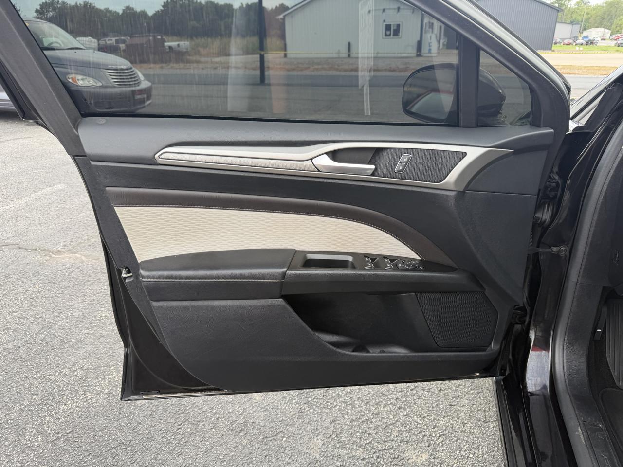 Ford Fusion SE FWD 2020