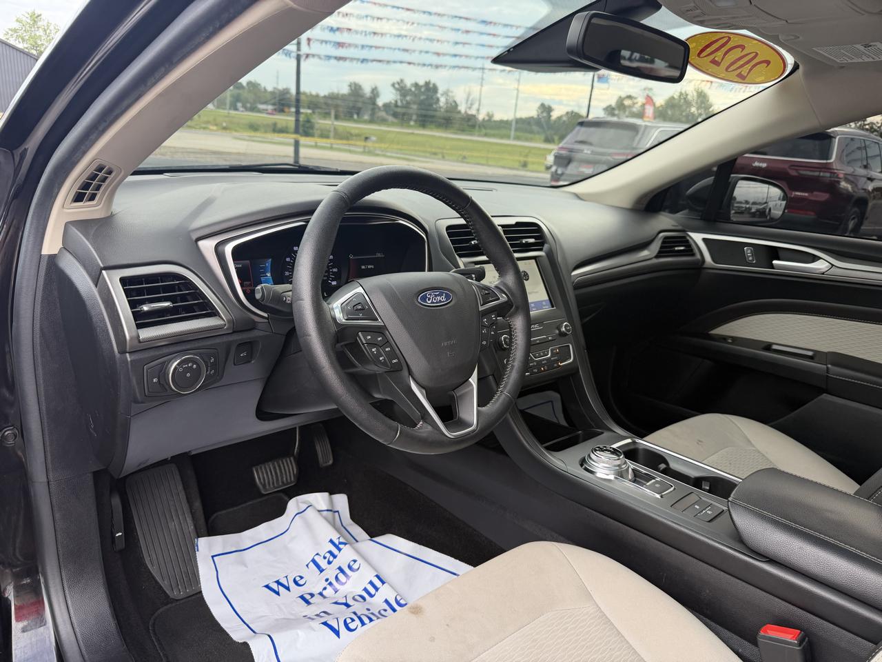 Ford Fusion SE FWD 2020