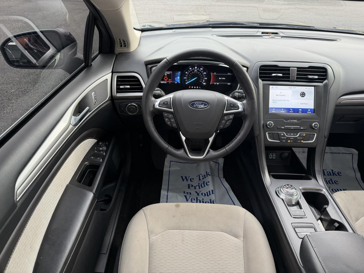 Ford Fusion SE FWD 2020