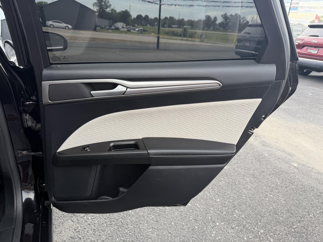 Ford Fusion SE FWD 2020