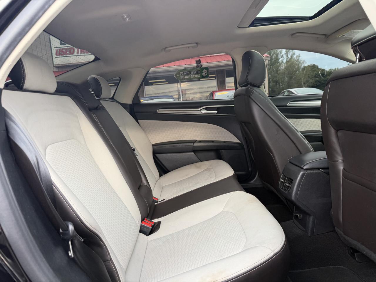 Ford Fusion SE FWD 2020