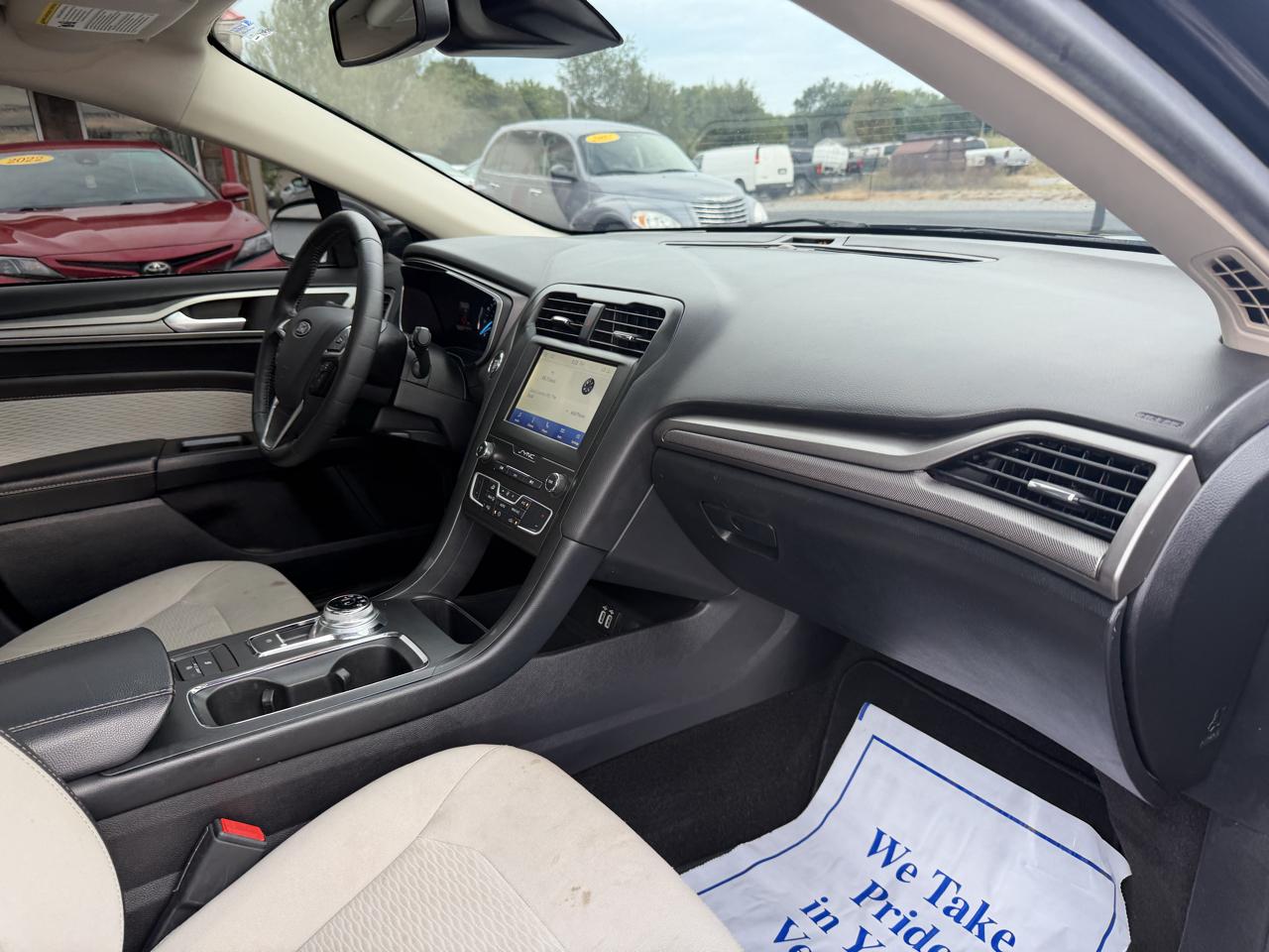 Ford Fusion SE FWD 2020