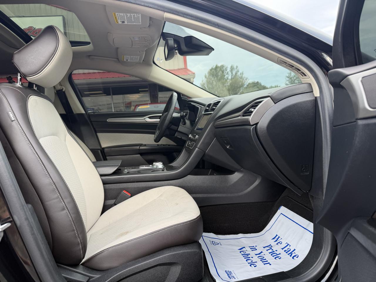 Ford Fusion SE FWD 2020