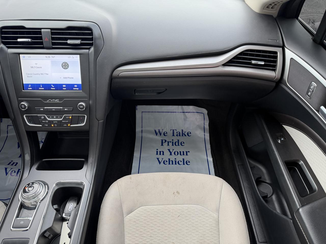 Ford Fusion SE FWD 2020