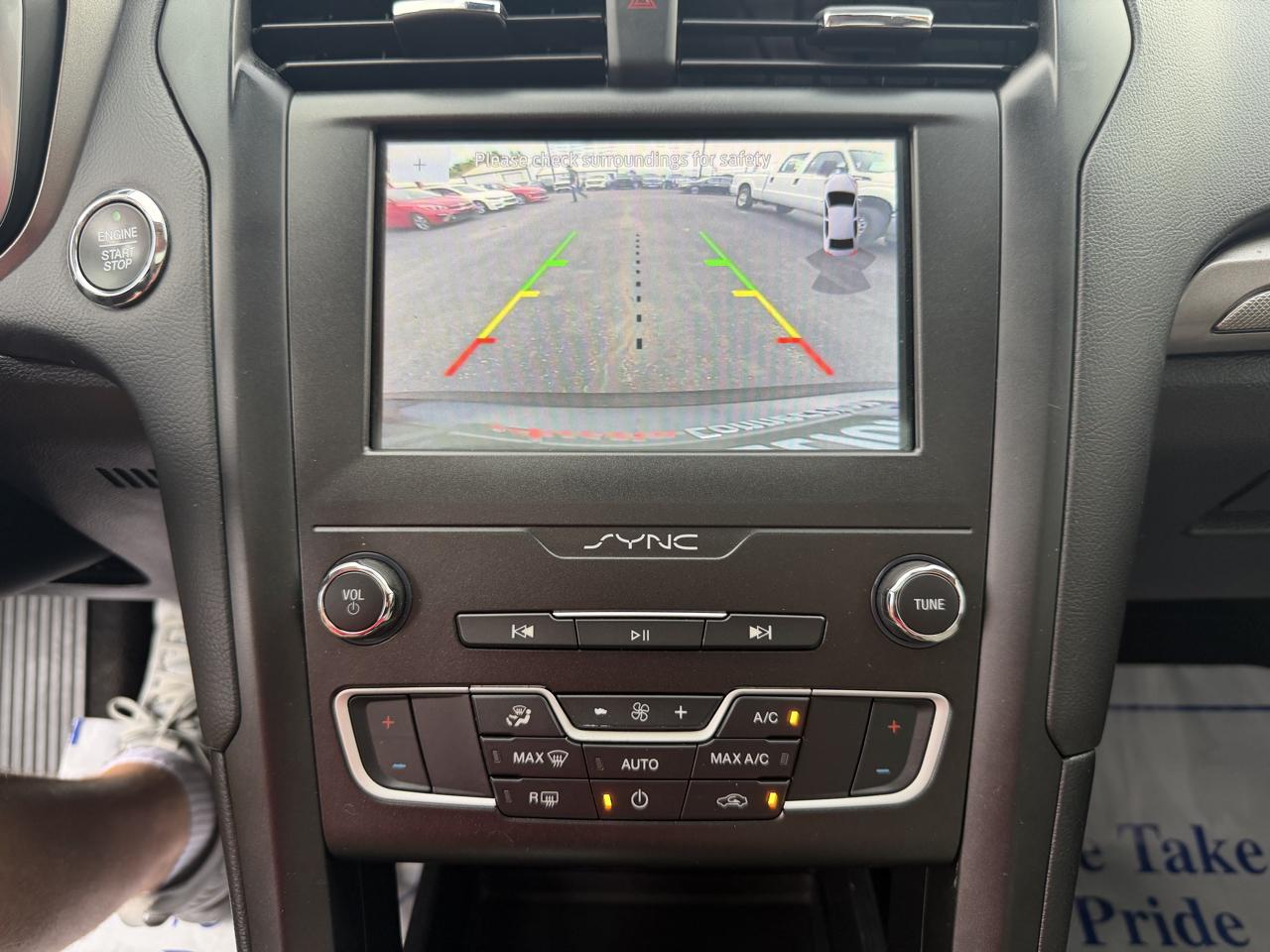 Ford Fusion SE FWD 2020