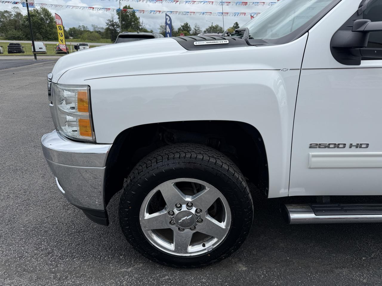 Chevrolet Silverado photo 11