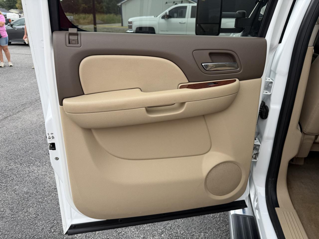 Chevrolet Silverado photo 16
