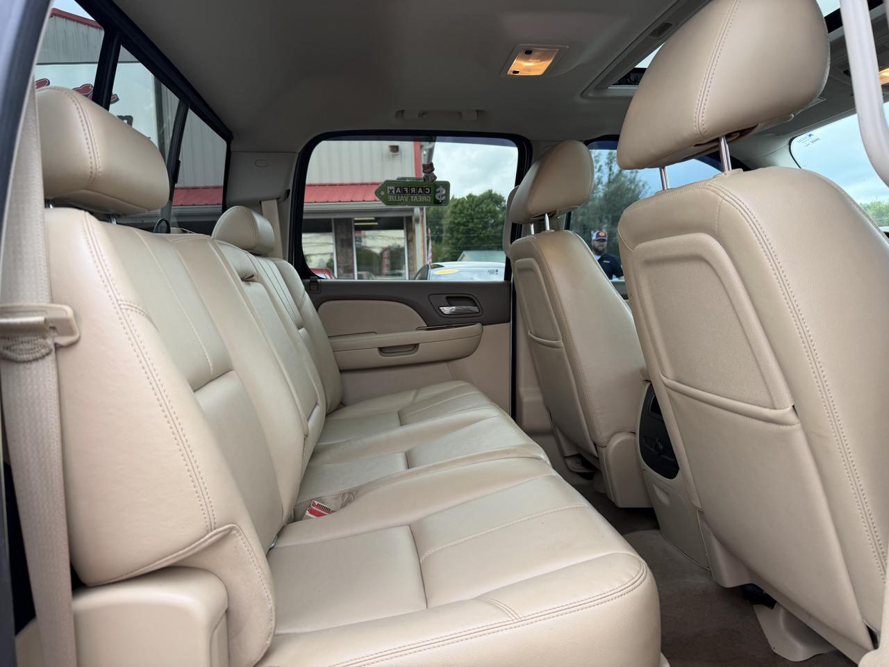 Chevrolet Silverado photo 19
