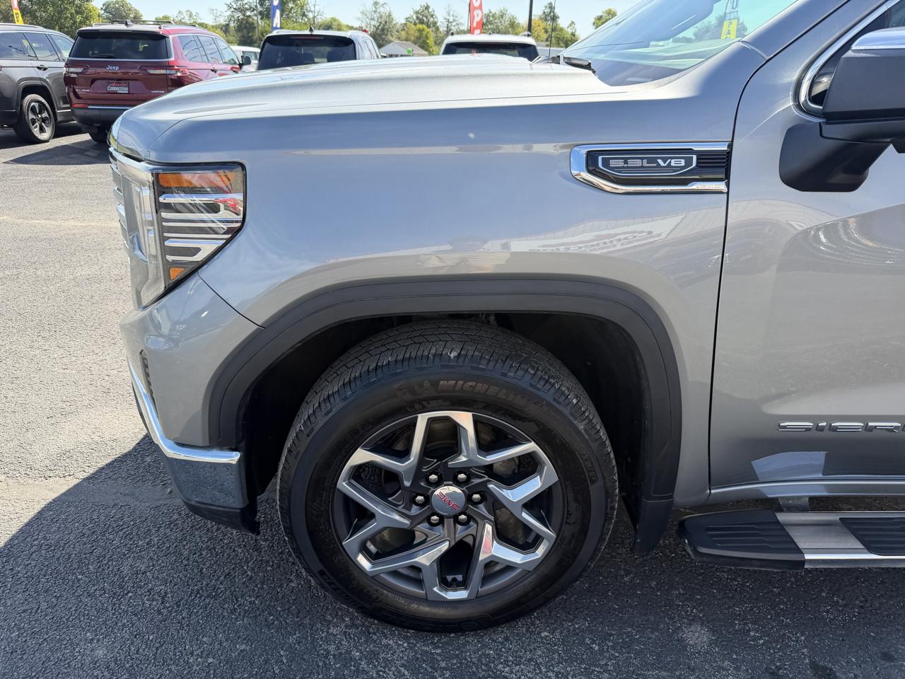 GMC Sierra 1500 4WD Crew Cab 147" SLT 2023