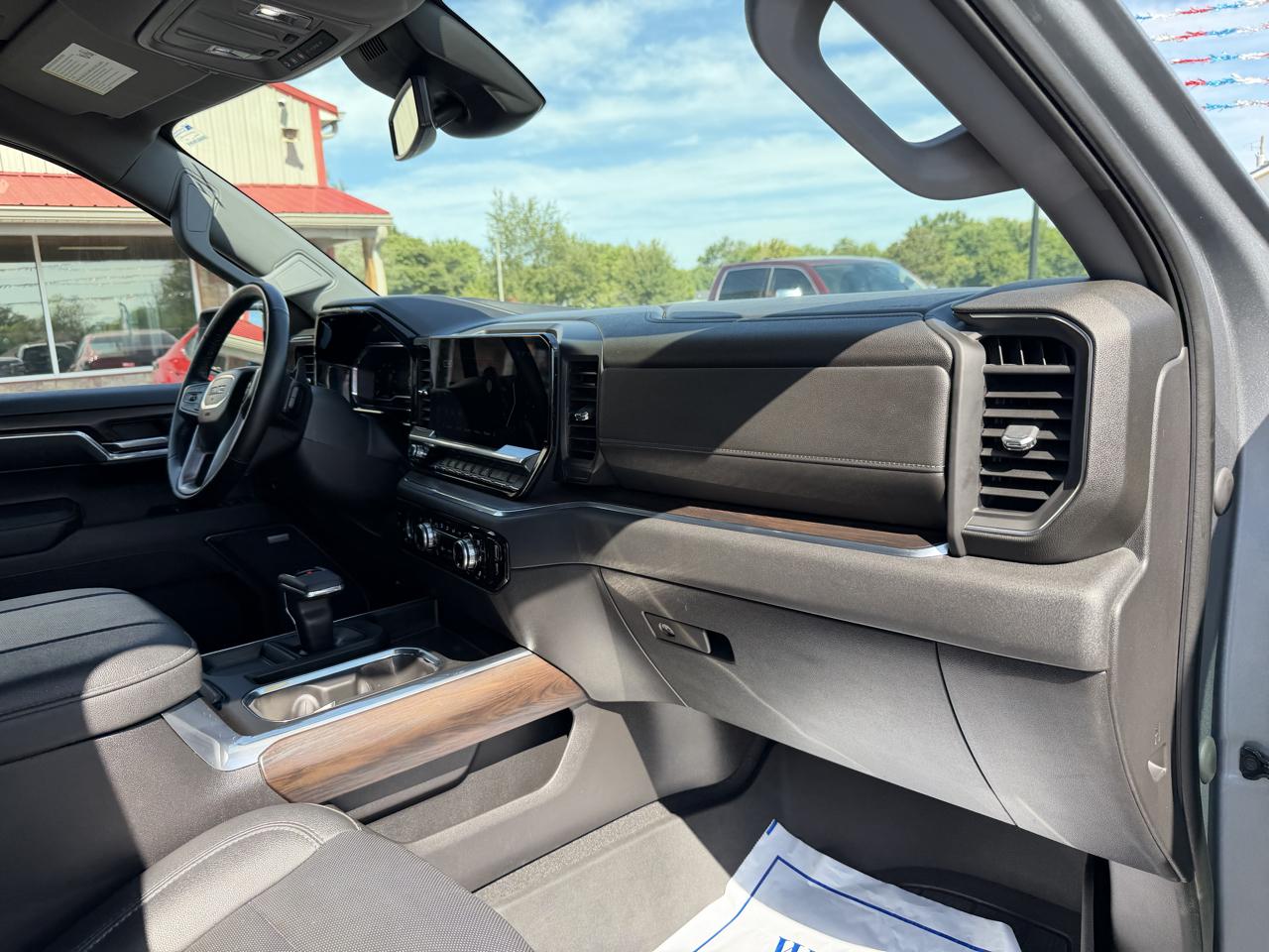GMC Sierra 1500 4WD Crew Cab 147" SLT 2023