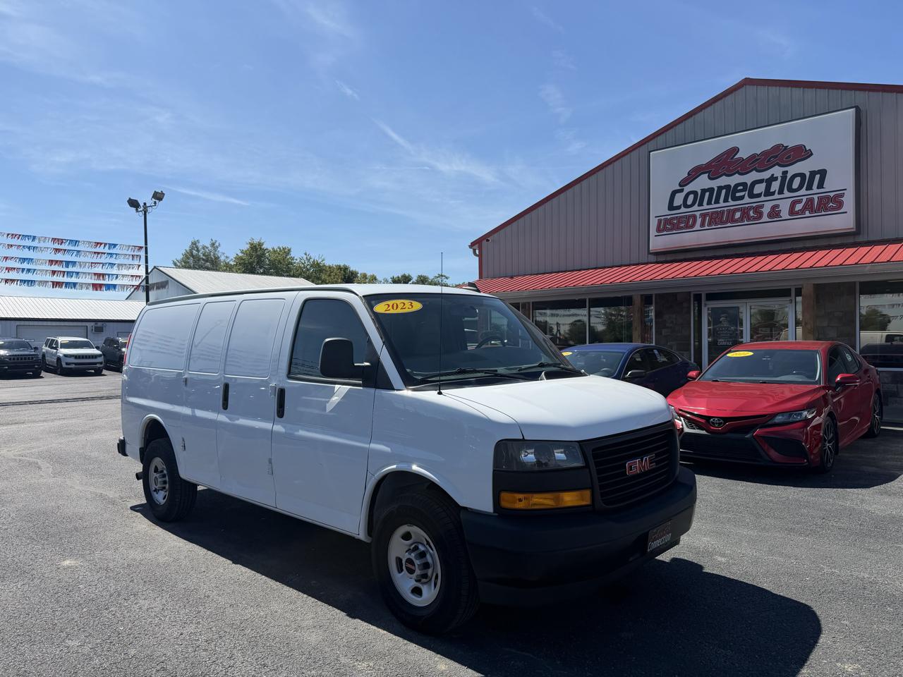 2023 GMC Savana Cargo Van RWD 2500 135"