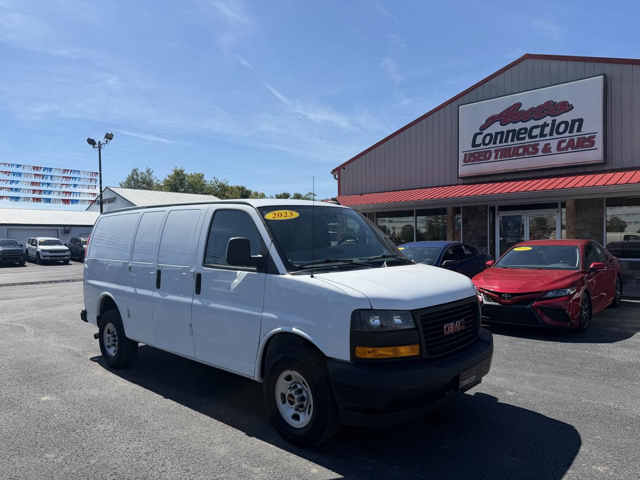 GMC Savana Cargo Van RWD 2500 135" 2023