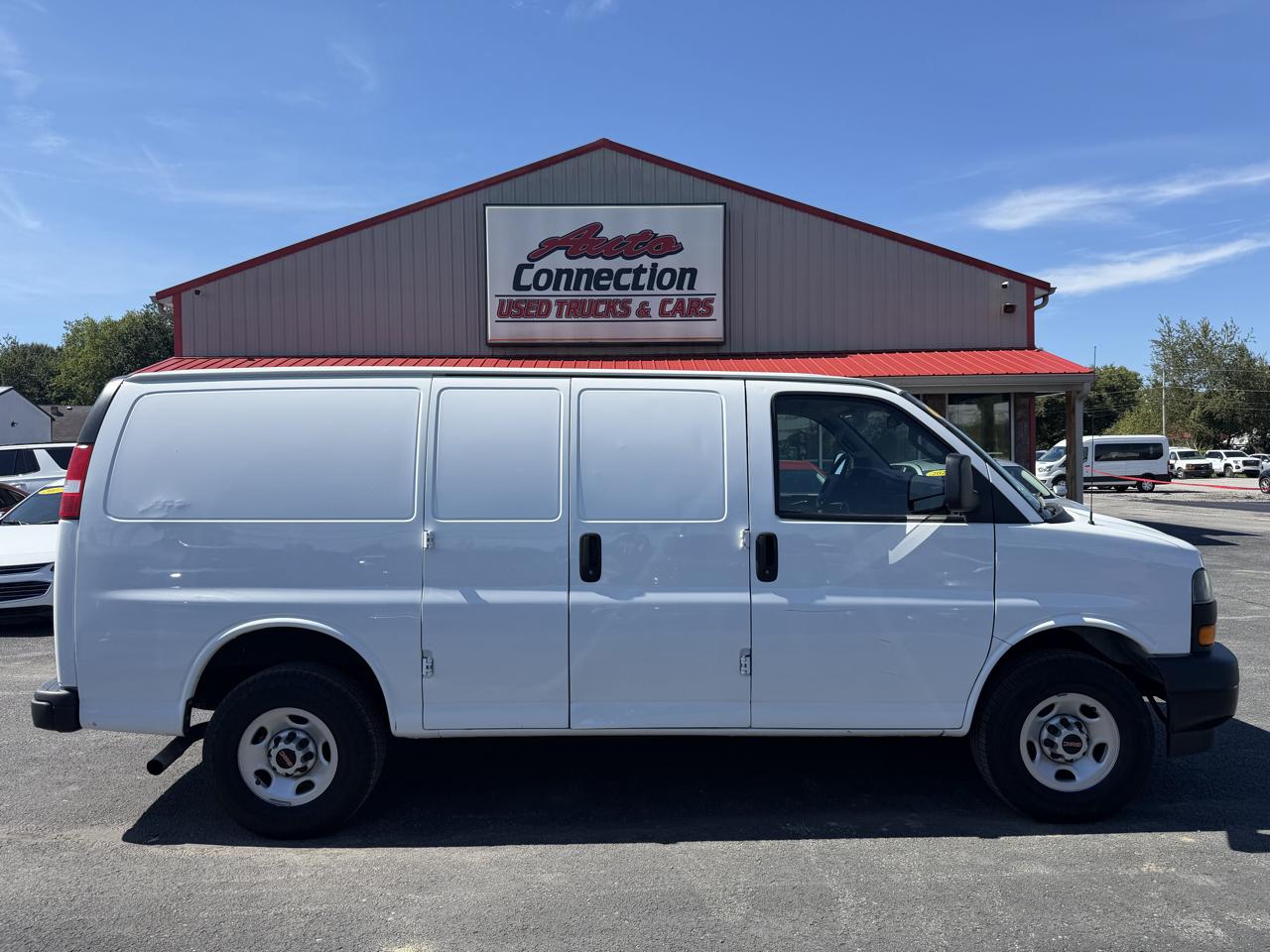 GMC Savana Cargo Van RWD 2500 135" 2023