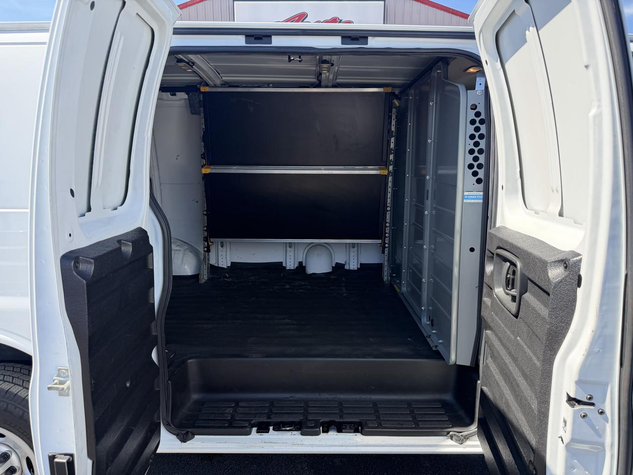 GMC Savana Cargo Van RWD 2500 135" 2023