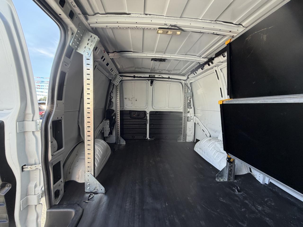 GMC Savana Cargo Van RWD 2500 135" 2023