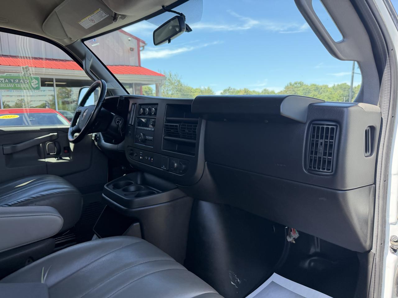 GMC Savana Cargo Van RWD 2500 135" 2023