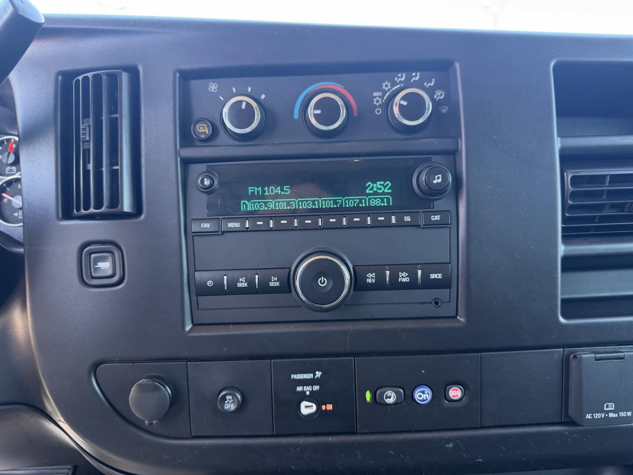 GMC Savana Cargo Van RWD 2500 135" 2023