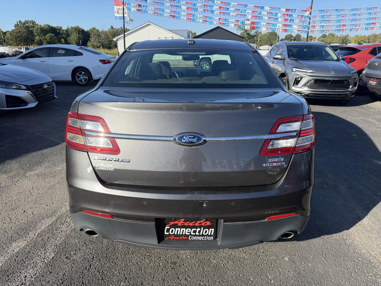 Ford Taurus 4dr Sdn SEL FWD 2015