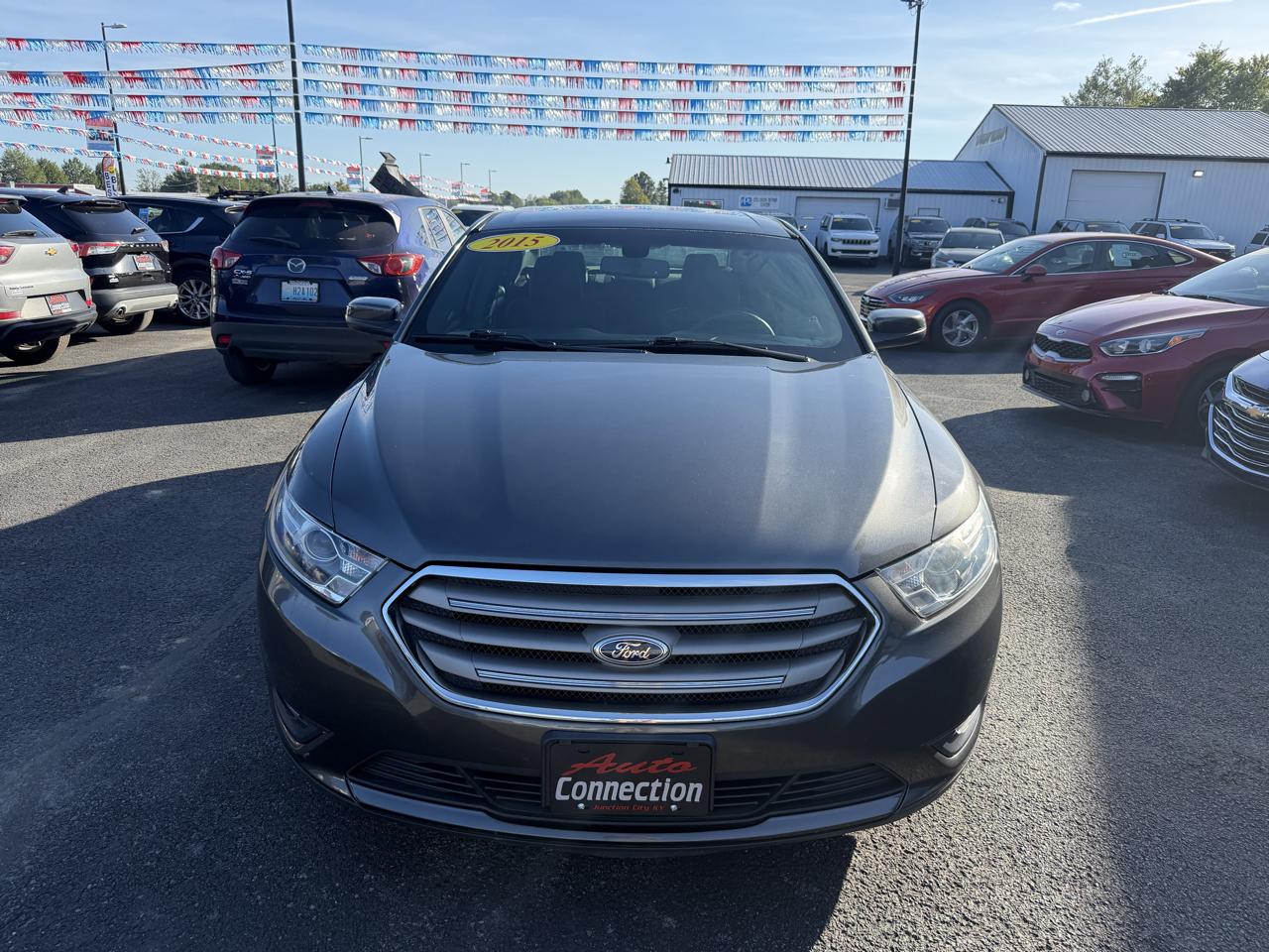 Ford Taurus 4dr Sdn SEL FWD 2015