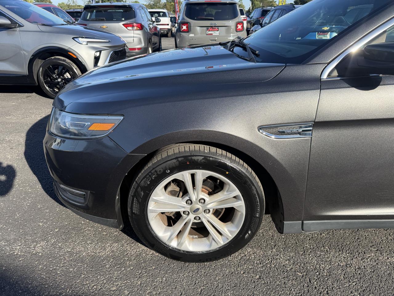 Ford Taurus 4dr Sdn SEL FWD 2015